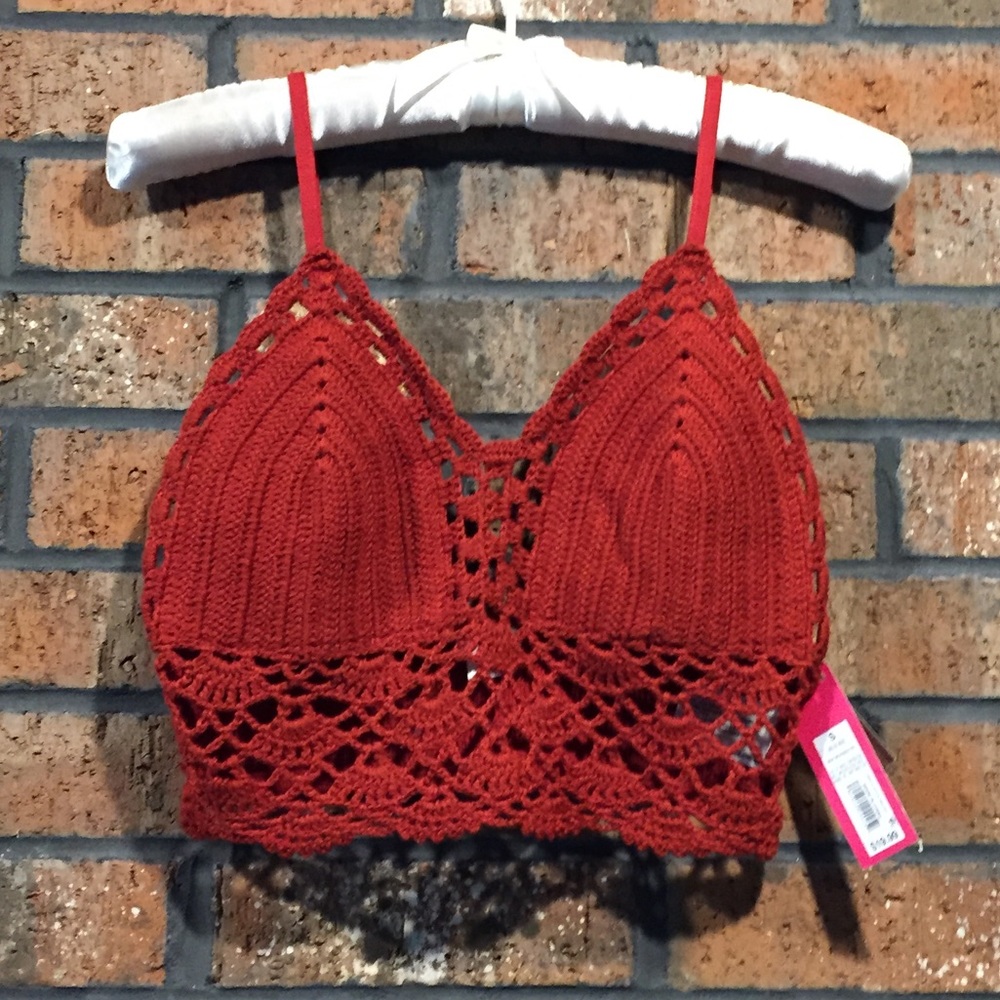 CROCHETED - CRIMSON - CROPPED TOP